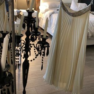 NWT Winter White Parker Pleated & Embroidered Maxi / Long Skirt ✨